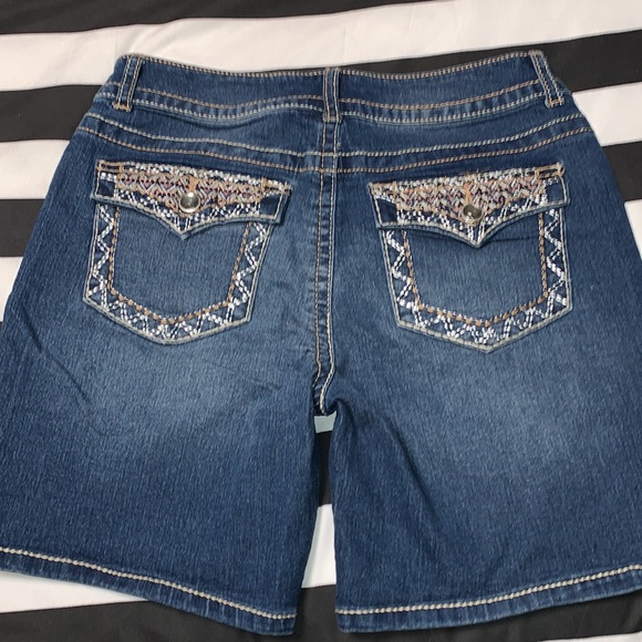 Womens Jean shorts - Picture 4 of 8